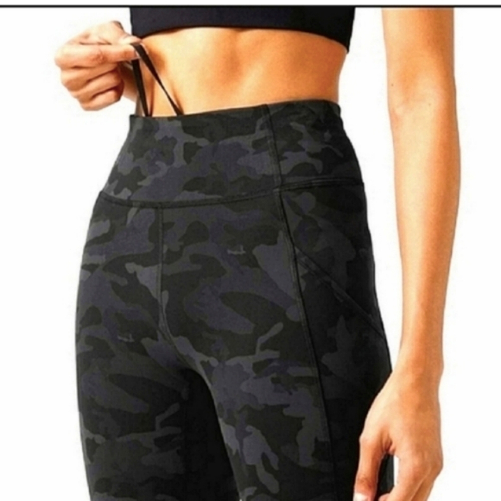 Lululemon Invigorate HR 28", Full Length, Size 2,4.